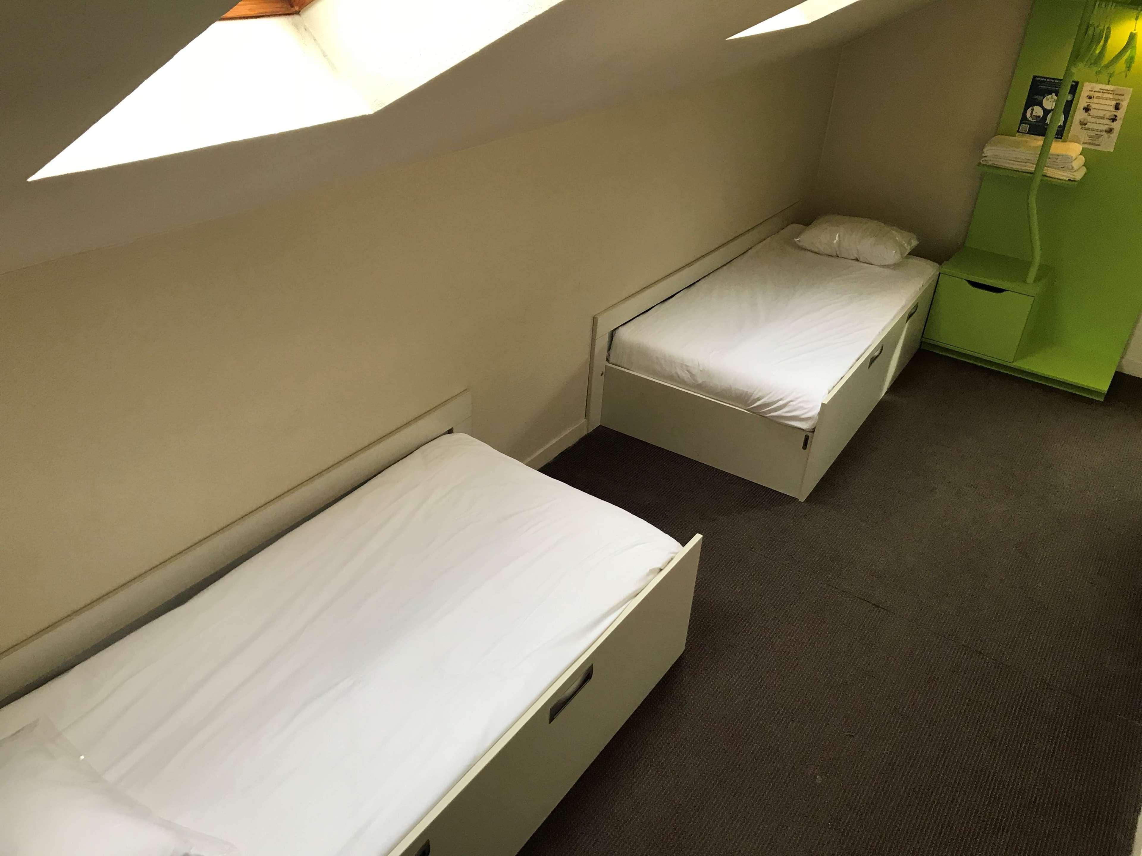 Campanile Lille Nord Wasquehal Hotel Bagian luar foto