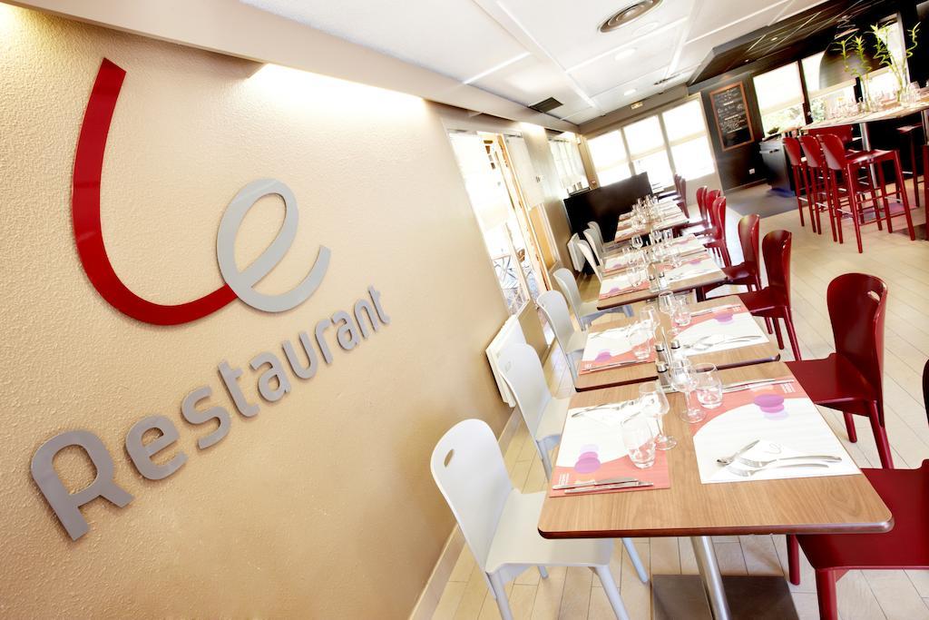 Campanile Lille Nord Wasquehal Hotel Bagian luar foto