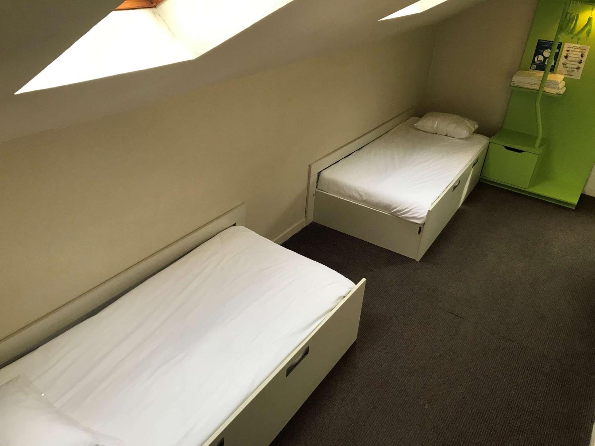 Campanile Lille Nord Wasquehal Hotel Bagian luar foto
